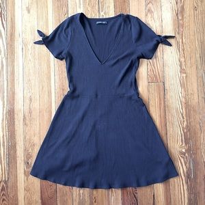 Abercrombie & Fitch Mini Tie Sleeve Dress